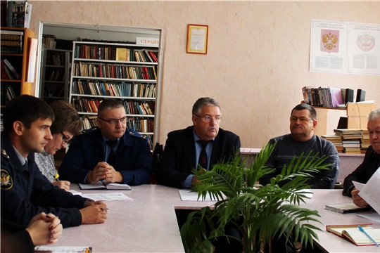 Глава администрации Порецкого района Евгений Лебедев провел выездное совместное заседание Комиссий по обеспечению правопорядка и по профилактике правонарушений