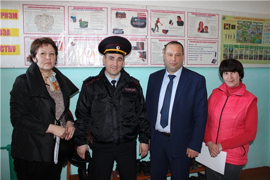 На территории Шемуршинского района проводятся выездные проверки по обеспечению антитеррористической защищенности объектов образования