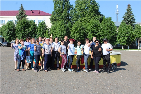 Работники администрации Шемуршинского района провели очередную утреннюю гимнастику