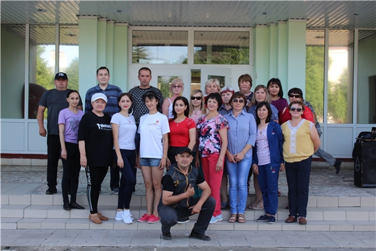 Работники администрации Шемуршинского района провели очередную утреннюю гимнастику