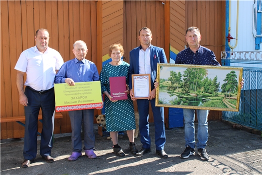 В Шемурше установили памятную табличку Почетному гражданину Шемуршинского района