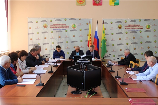 В зале заседаний администрации Шемуршинского района состоялось очередное тридцатое заседание Шемуршинского районного Собрания депутатов третьего созыва