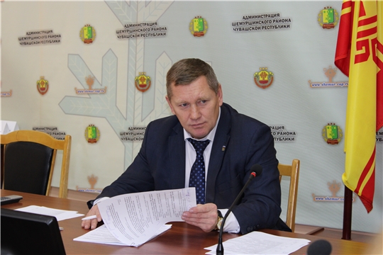 Состоялось еженедельное совещание под председательством главы администрации Шемуршинского района Владимира Денисова