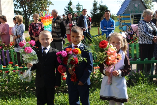 Торжественная линейка в День знаний прошла в Торханской начальной школе-детском саду.