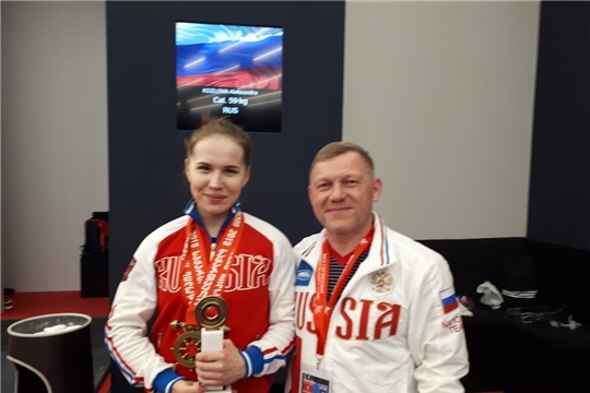 Александра Козлова – бронзовый призёр чемпионата Европы по тяжелой атлетике!