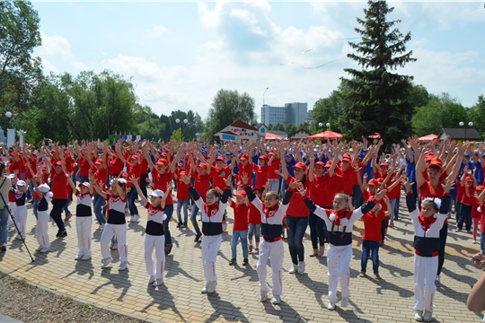 В День защиты детей прошла массовая зарядка со звездами Первого канала