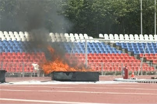 На стадионе «Олимпийский» дали старт пожарной эстафете