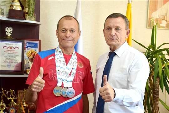 Министр Михаил Богаратов встретился с призером Европейских ветеранских игр Николаем Ивановым