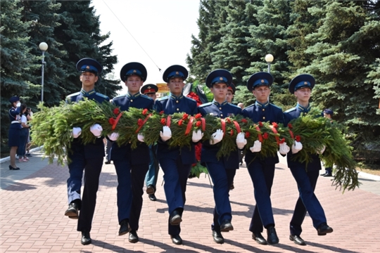 В День памяти и скорби в Чувашии возложили цветы  к Вечному огню