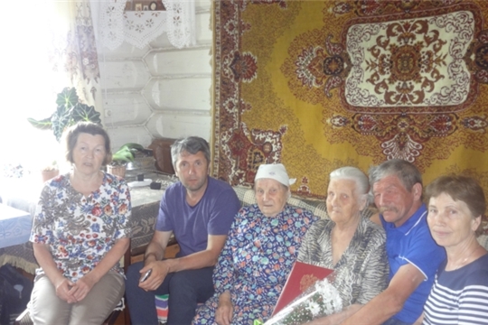 Жительнице поселка Урмары Е.З. Шишкиной исполнилось 95 лет