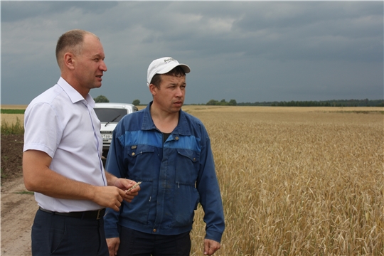 Глава администрации Урмарского района посетил крестьянское (фермерское) хозяйство Тапинова Михаила Николаевича