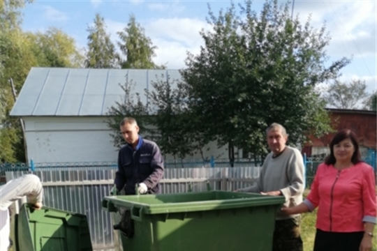 В Большеяниковском сельском поселении устанавливаются контейнеры для ТКО