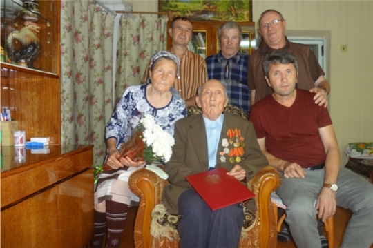 Жителю поселка Урмары исполнилось 90 лет
