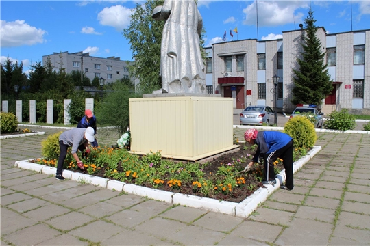 В Сквере памяти п. Вурнары ведутся работы по благоустройству