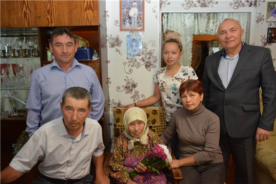 Жизнь длиною в 90 лет: свой юбилей отмечает ветеран труда, труженица тыла, жительница деревни Хирпоси Елизавета Спиридонова