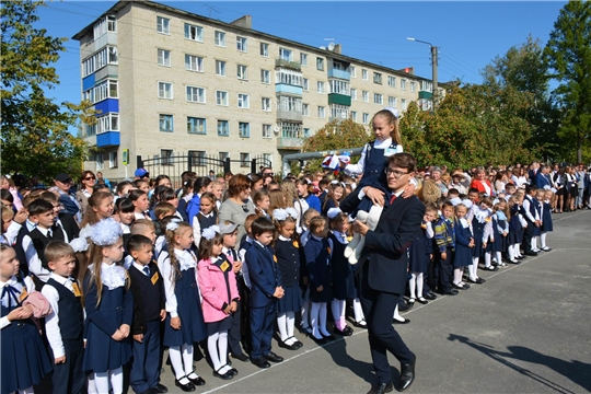 В Вурнарской средней школе №2 прозвенел первый звонок