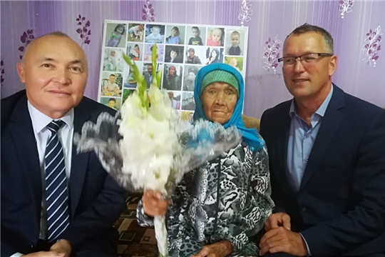Труженице тыла, ветерану труда Гордеевой Клавдии Михайловне - 90 лет