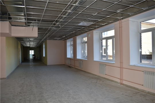 Глава муниципалитета Андрей Софронов ознакомился с ходом строительства новой школы в г.Ядрин