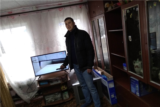 Волонтеры Ядринского района продолжают оказывать помощь населению по переходу на цифровое вещание