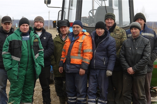 В хозяйстве ОАО «ПКЗ им. В.И. Чапаева» одним из первых  в Ядринском районе приступили к весенним полевым работам