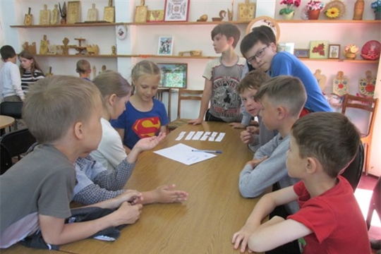 В познавательной программе «У меня есть Родина – Россия моя» участвовали воспитанники пришкольного оздоровительного лагеря «Планета здоровых ребят»