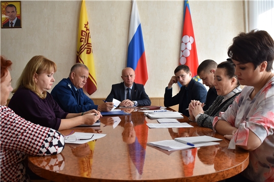 В Ядринской районной администрации состоялось внеочередное заседание антинаркотической комиссии