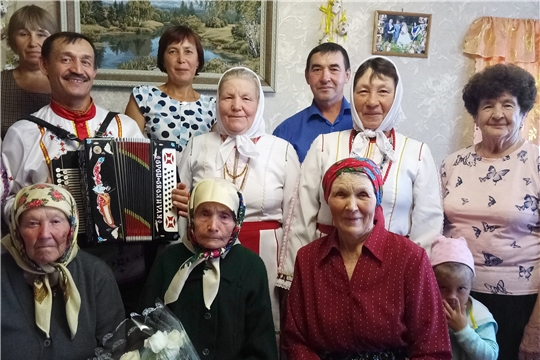 Ветерану Великой Отечественной войны Степановой Анне Никифоровне из деревни Бархаткино исполнилось 90 лет