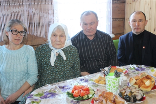 Труженице тыла, ветерану труда, жительнице д.Избахтино Павловой Лидии Ивановне – 90 лет