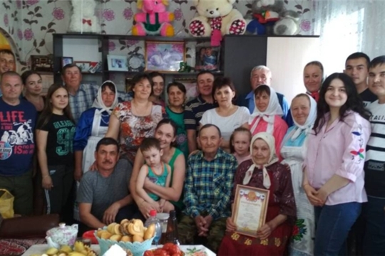 Бриллиантовую свадьбу отметила семья Вековых из деревни Полевые Буртасы