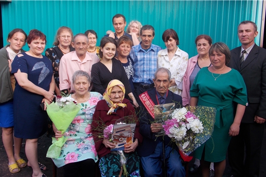 Глава Кильдюшевского сельского поселения поздравил ветерана труда с 90-летием