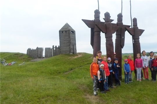 Летний отдых детей: экскурсия  в Большетаябинское городище