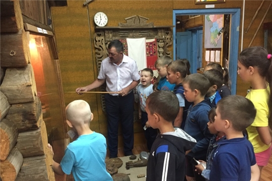Отдыхающие в пришкольном лагере Турмышской СОШ посетили Янтиковский краеведческий музей 