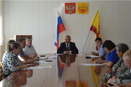 Владимир Ванерке провел совещание с руководителями сельхозпредприятий района по организованному проведению уборочных работ