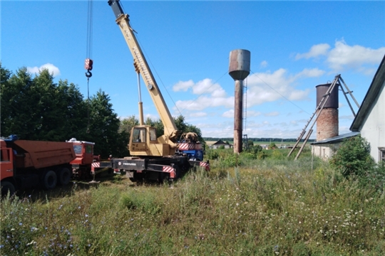 В деревне Тенеево начались работы по демонтажу водонапорной башни