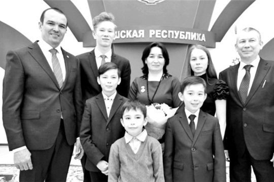 Есть свой дом и земля