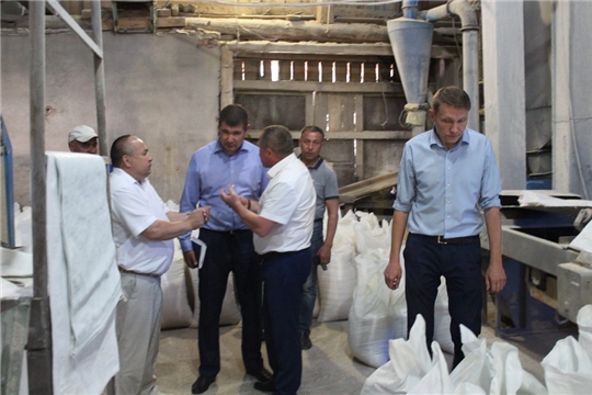Игорь Николаев посетил Цивильский хлебоприемный пункт