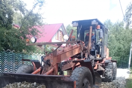 В д. Поваркасы продолжается ремонт дороги в рамках инициативного бюджетирования