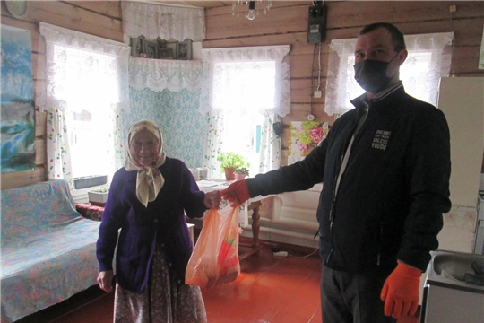 В Алатырском районе организована доставка продуктов питания пожилым людям