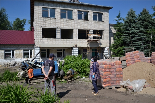 Продолжается работа по капитальному ремонту здания МБОУ «Ахматовская СОШ»