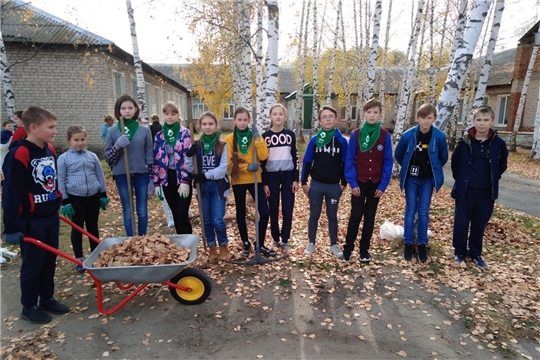 Экодесант Алтышевской средней школы провёл уборку территории