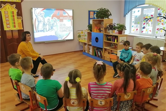 Интерактивный «Музей национальных культур народов России» организовали в Чуварлейском детском саду