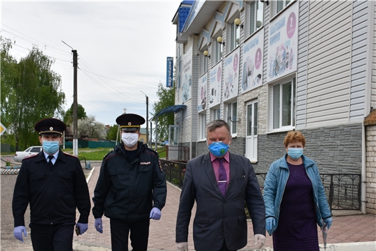 В Аликовском районе проверяют соблюдение масочного режима