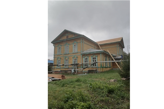 В селе Аликово Аликовского района реставрируют объект культурного наследия регионального значения «Здание старой школы им. И.Я. Яковлева, 1872г.