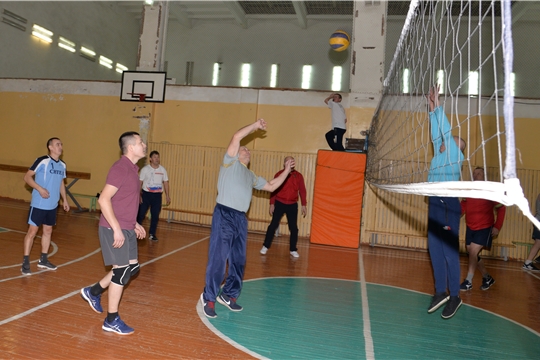 Волейбольный турнир среди команд- ветеранов различных родов войск