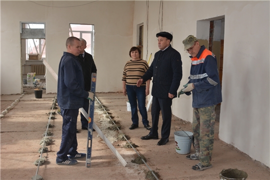 Р.Селиванов проинспектировал начало ремонтных работ здания центральной районной библиотеки