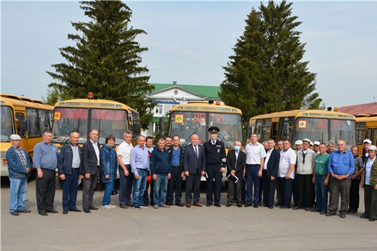 Проведена проверка готовности школьных автобусов к новому учебному году.