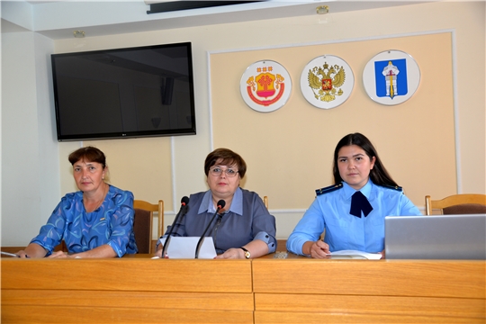 Заседание комиссии по делам несовершеннолетних и защите их прав при администрации Батыревского района