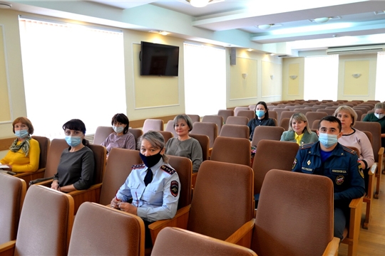 Заседание комиссии по делам несовершеннолетних и защите их прав при администрации Батыревского района