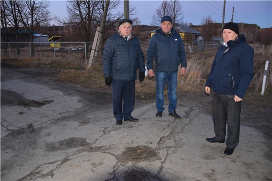 Проверка работ по очистке водопропускных труб на обслуживаемых участках автомобильных дорог Батыревского района
