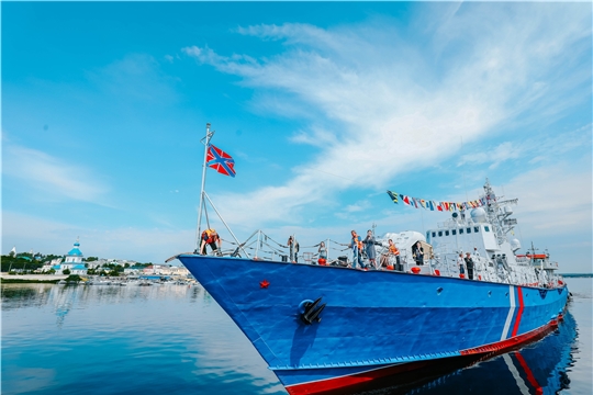 Корабль «Чебоксары» встретили в столице Чувашии по традициям ВМФ